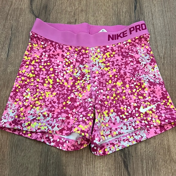 Nike Dri Fit Shorts - Picture 1 of 4